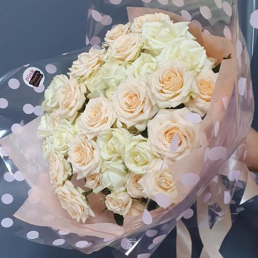 Bouquet of white roses