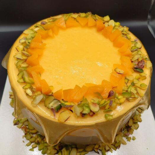 Peach cheesecake on pistachio nougat