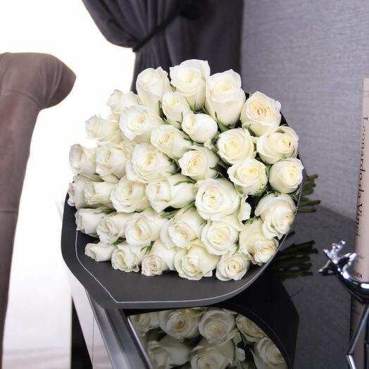 Ramo de 35 rosas "White Kenya" BLVCK