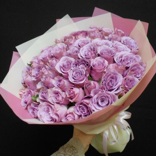 Bouquet of 51 roses in lavender tones