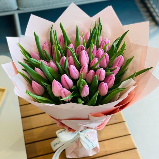 25 pink tulips bouquet