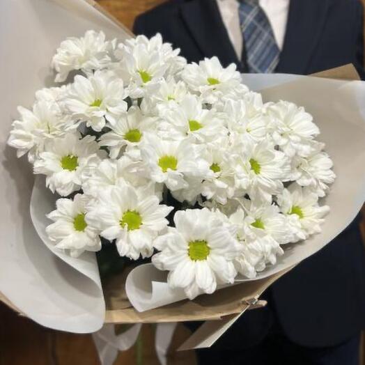 Букет из ромашковидных хризантем