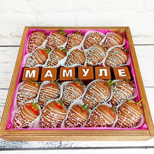 Chocolate-covered strawberries for Mom