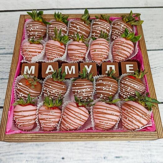 Chocolate-covered strawberries for mom