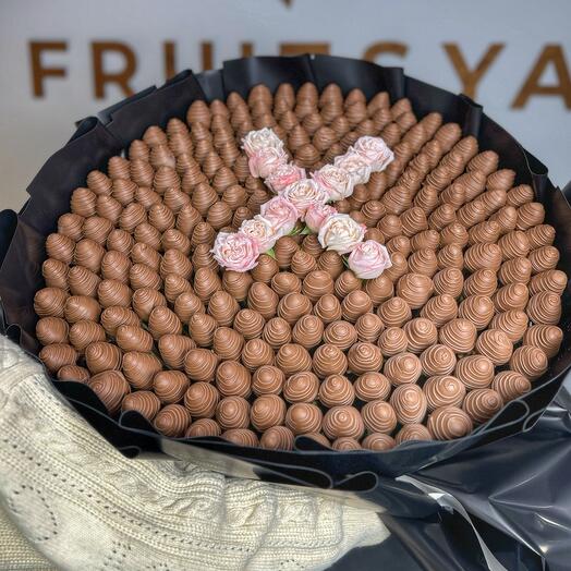 Клубничный букет