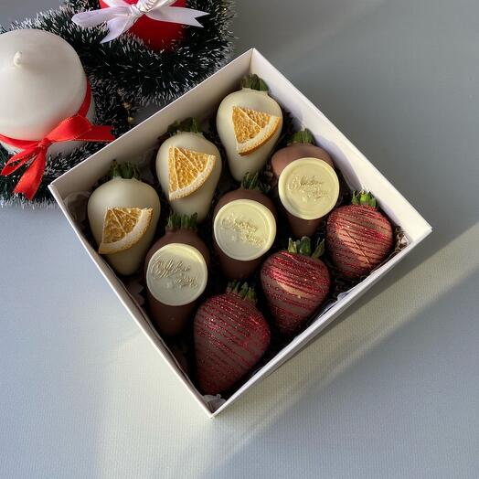 Клубника в шоколаде "С Новым годом" 9 шт