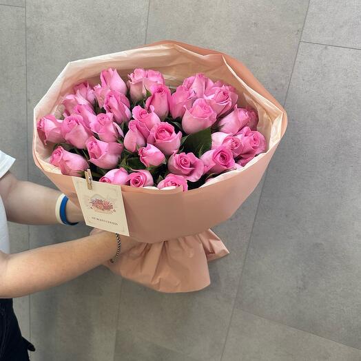 35 роз розовых