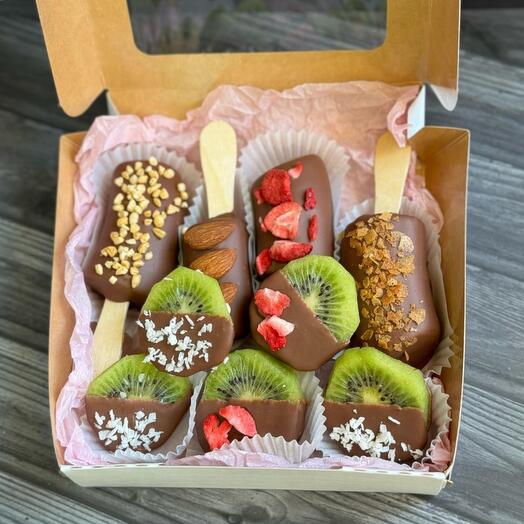 Бананы и киви в шоколаде