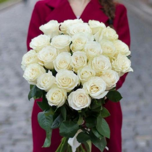 Bouquet of 25 white roses 60 cm in Ecuador
