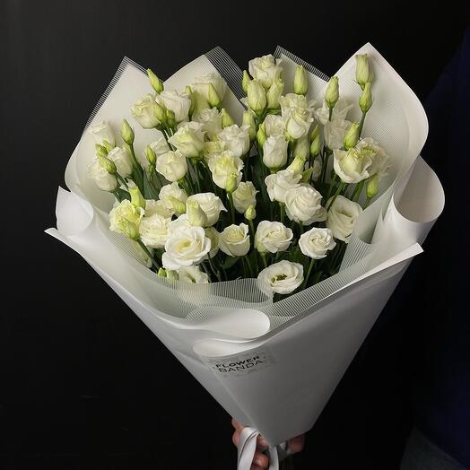Bouquet of snow-white eustoma