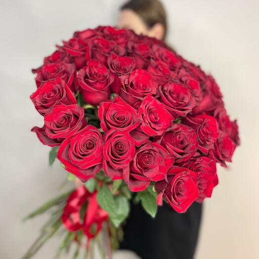 Роскошный букет из красной розы🌹