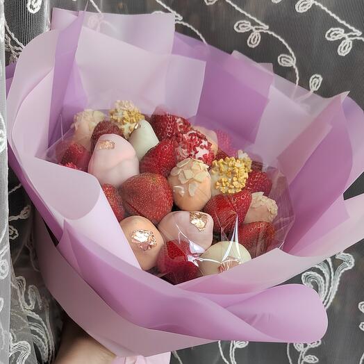 Bouquet size S (with fresh berries)