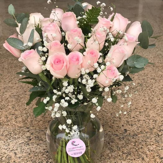 Romance In Life: 20 Stems Of Pink Roses In A Vase