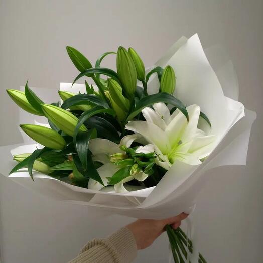 Букет из лилий
