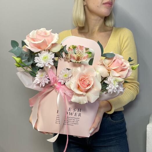 Нежная корзина с французскими розами