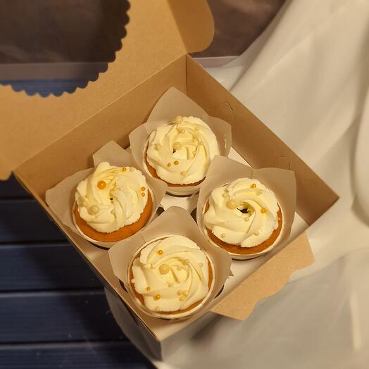 Капкейки 4 штуки с ягодной начинкой и кремом из маскарпоне на день рождения, учителю, маме, подруге, девушке