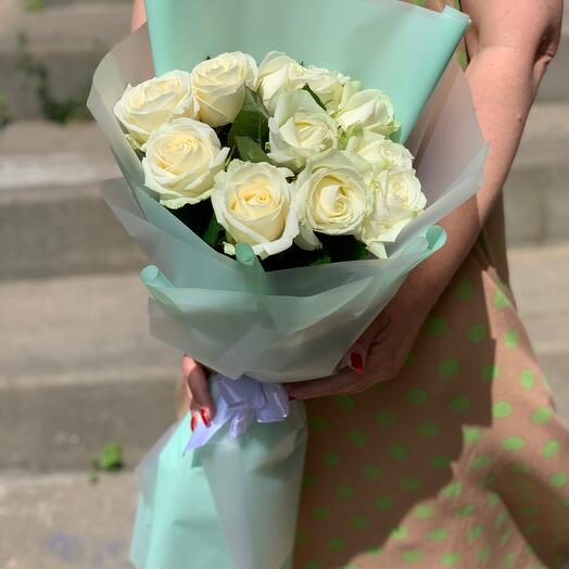 Ramo de rosas fragantes blancas