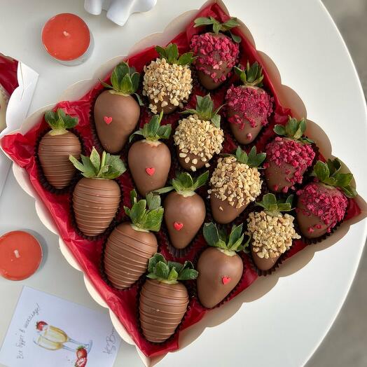 Клубника в молочном шоколаде 16