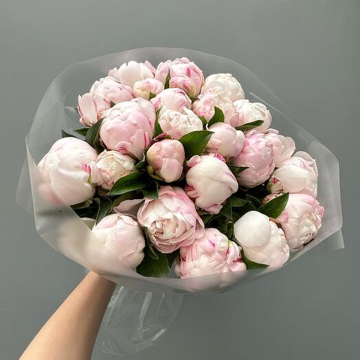 Bouquet with 24 peonies