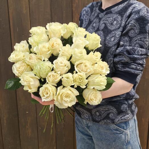 Бекет из белых роз