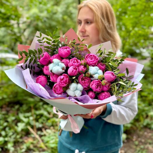 Bouquet with bushy peony-shaped roses and cotton
