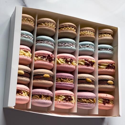 Assorted macaroni cakes 25 pieces