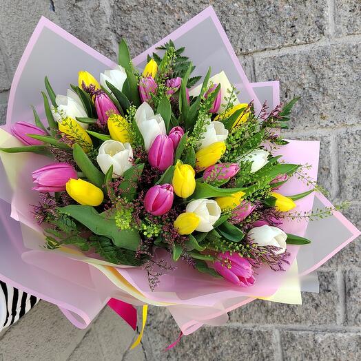 Тюльпаны. Букет тюльпанов разноцветных, 25 шт на 14 февраля, для девушки