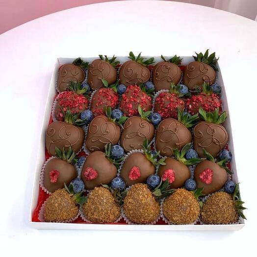 Клубника в шоколаде 25шт «Berry Tender»