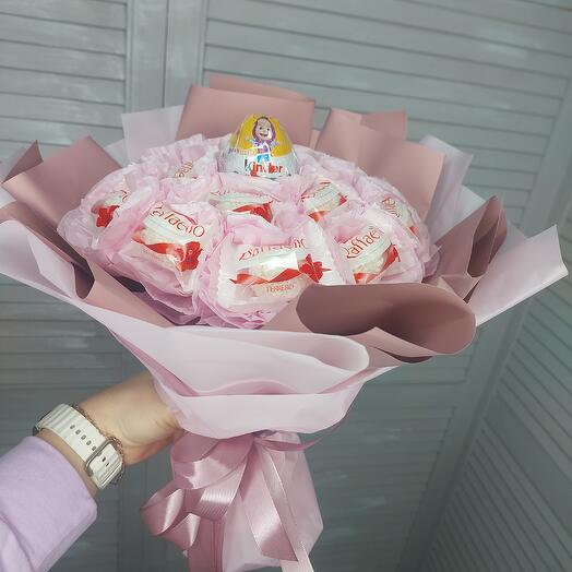 Букет из Raffaello  и Kinder сюрприз