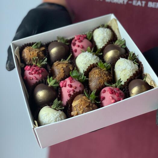 Juego de fresas cubiertas de chocolate Mini klubnika Bar CONFETI 16 piezas
