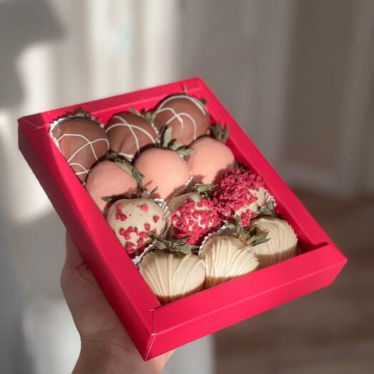 Клубника в шоколаде 12 шт red