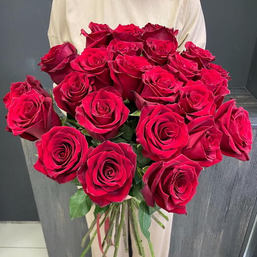 Red roses 60-70 cm 19 flowers