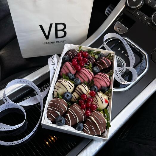 Клубника в шоколаде +ягоды