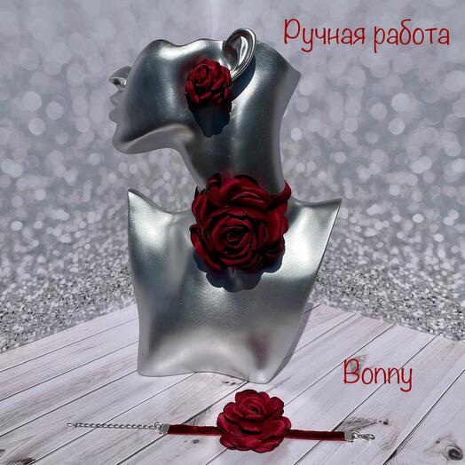 Подарочный женский набор украшений из чокера, браслета и сережек