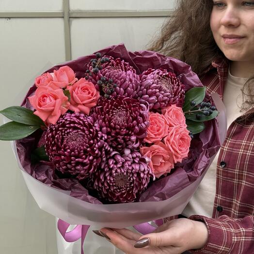 Букет с хризантемой «Бигуди» и кустовой розой+сладкий подарок🎁