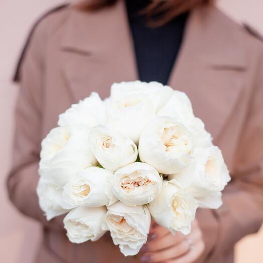 Wedding monobucket made of peony-shaped roses