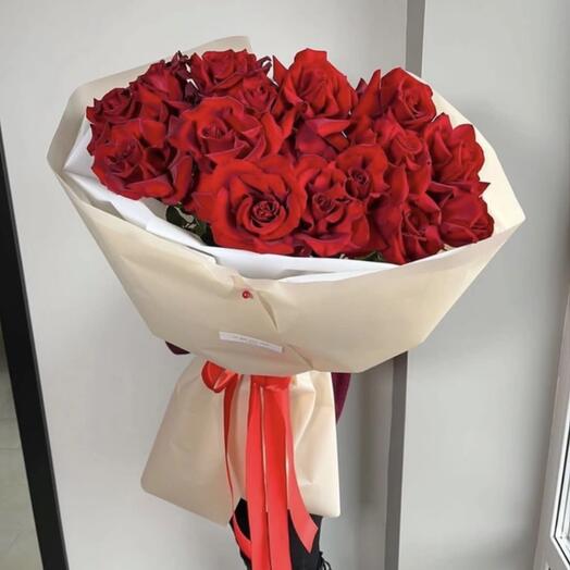 Ecuadorian openwork roses