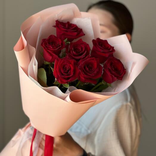 Монобукет из 7 красных страстных роз🥰