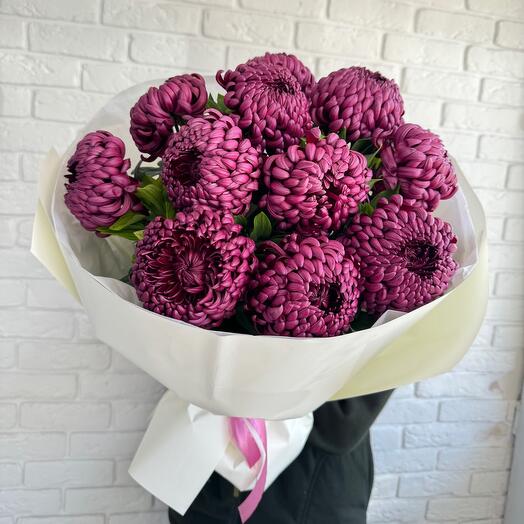 Букет из кудрявых хризантем