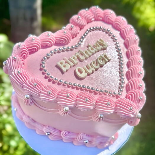 6 inch personalised heart cake