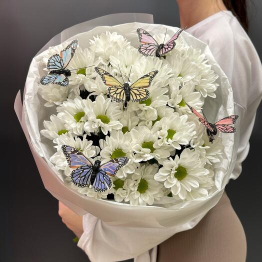 Милый букет из хризантем с бабочками 🌸