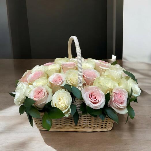 Cesta de rosas white y pink