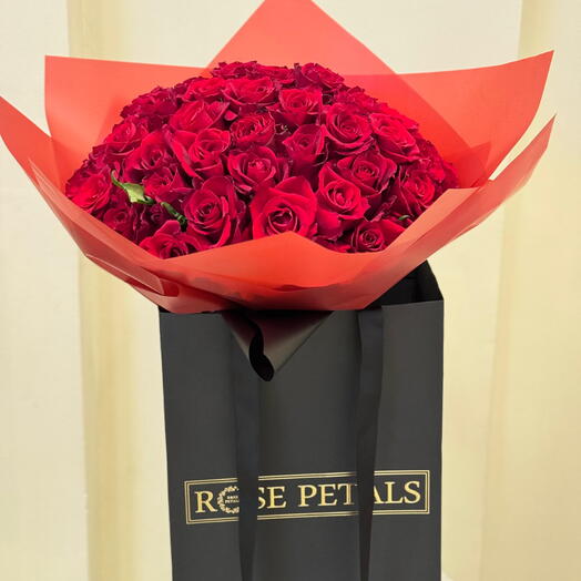 Red Roses Flower Bouquet With Red Wrapping (M)