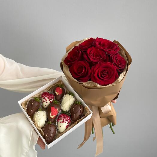 Букет из 7 красный роз и набор из 9 ягод клубники в шоколаде, "Комбо набор 22"