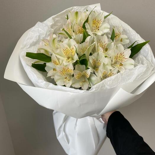 Букет из альстромерии