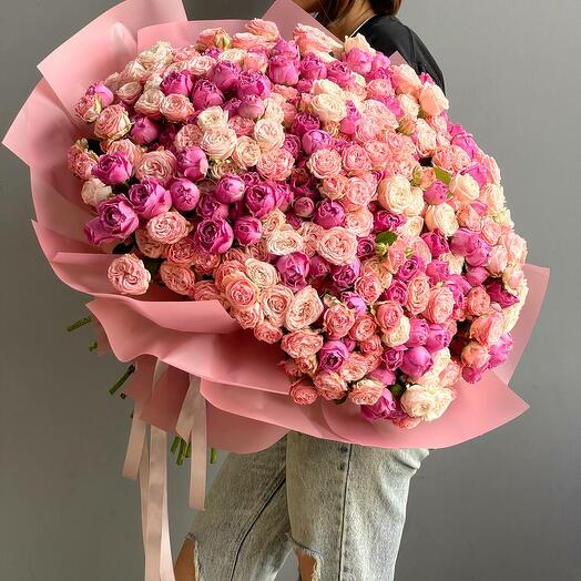 Букет кустовых роз