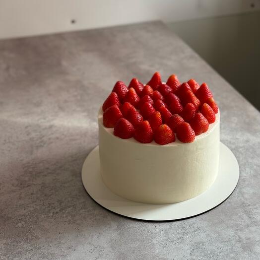 Трендовый торт с клубникой️