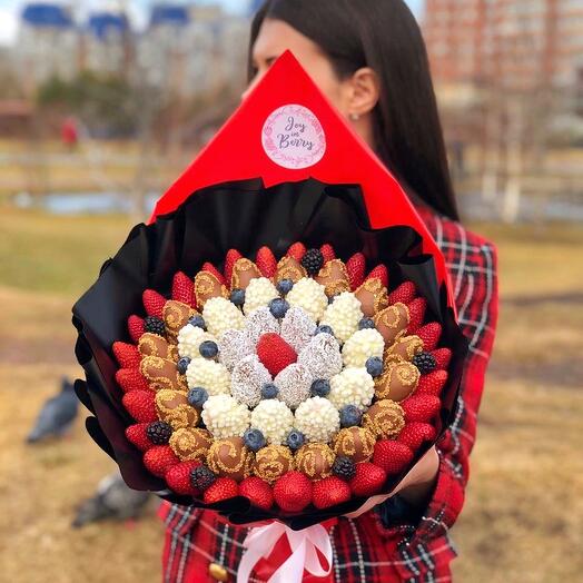 Клубничный букет 10