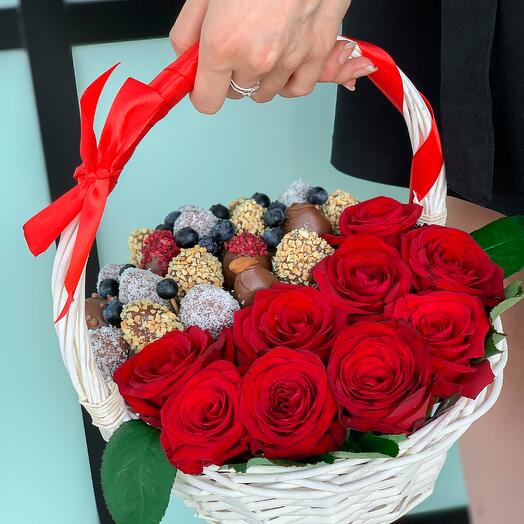 Basket with roses