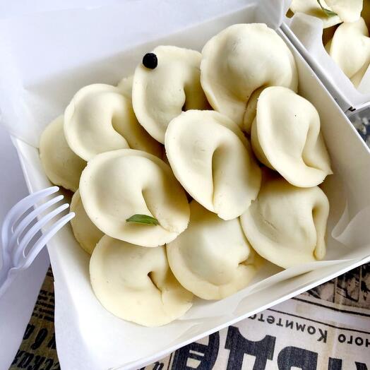 Пельмени из шоколада. Набор шоколадных пельменей. Пельмени из шоколада. Сладкие пельмени из шоколада. Пельмени из шоколада.